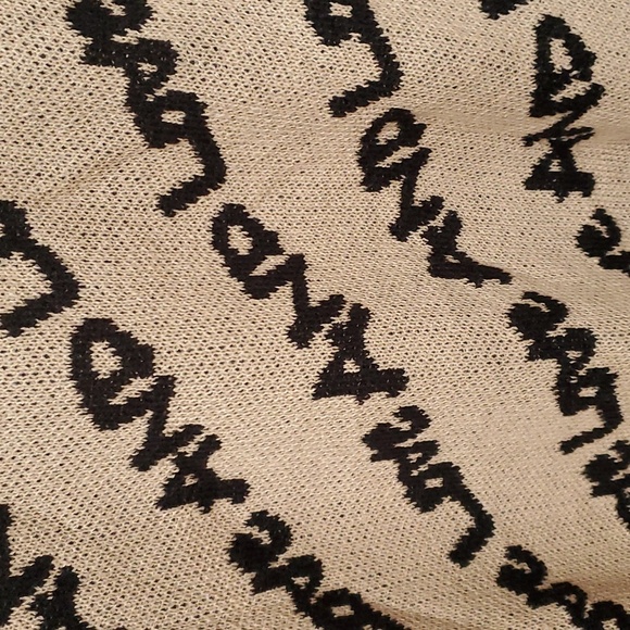 NWT Trendy Threads Distressed " Love and Love" Oversized Sweater Size M - Picture 8 of 8